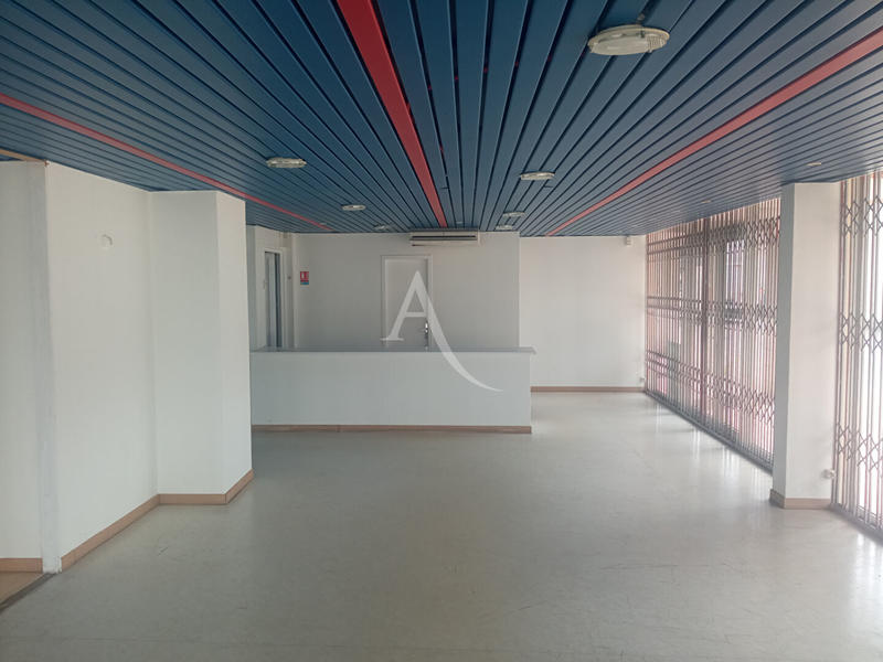 Local commercial - 140 m²