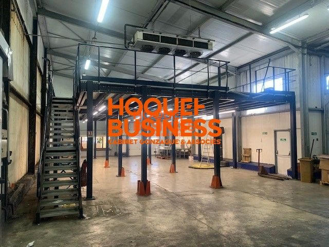 Entrepôt - 3 200 m²