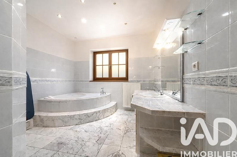 Maison - 290 m² - 7 pièces