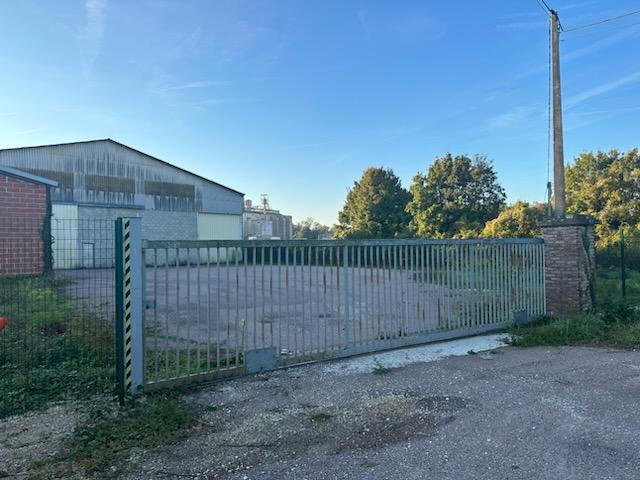 Local d'activités - 4 500 m²