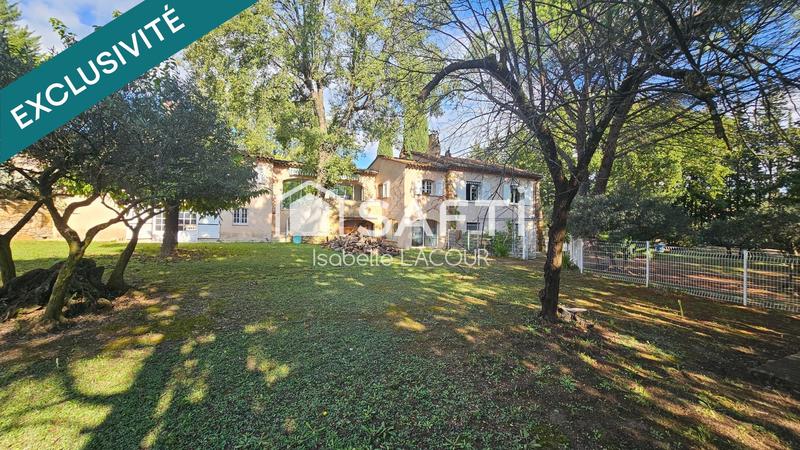 Villa - 260 m² - 6 pièces