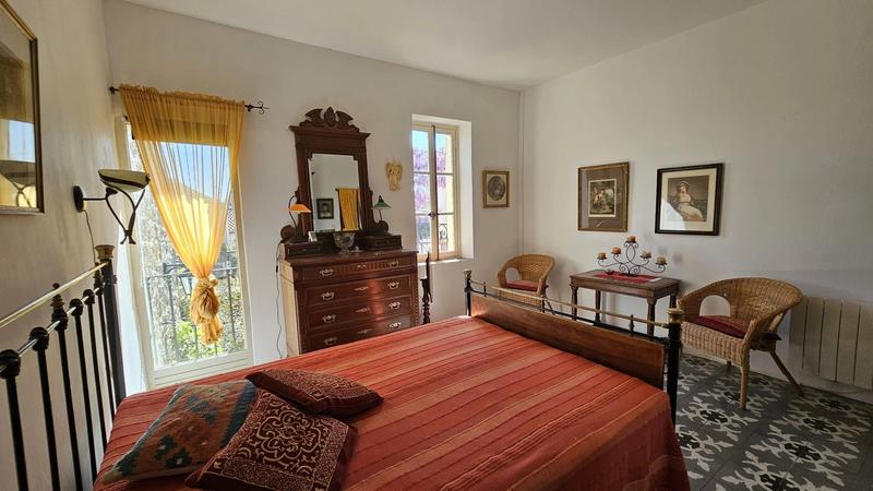 Maison traditionnelle - 226 m² - 7 pièces