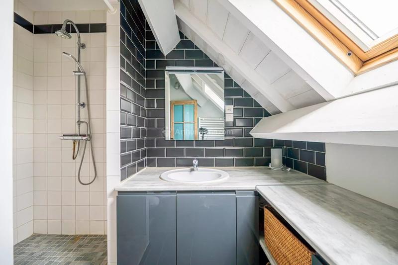 Maison - 214 m² - 10 pièces