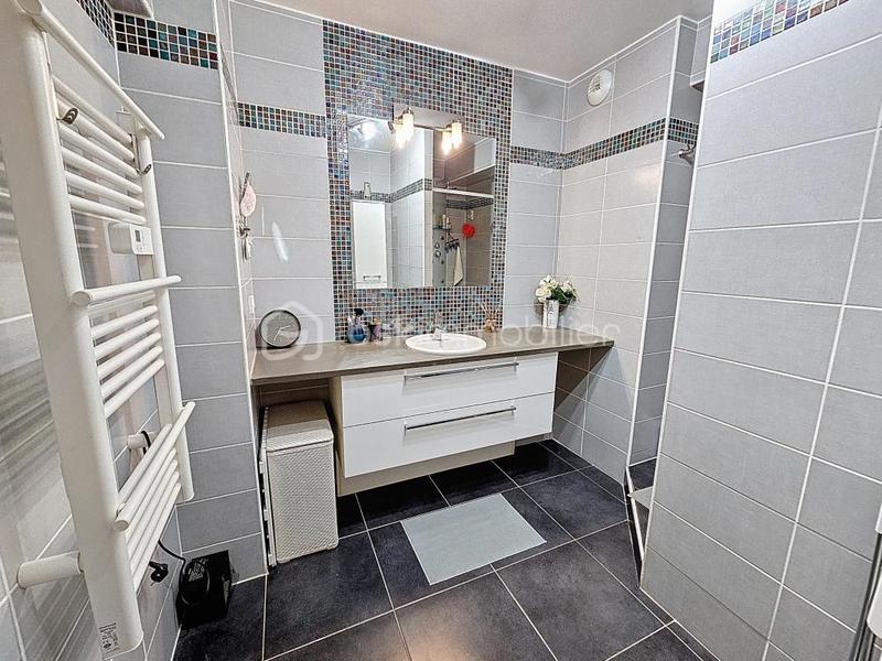 Appartement - 81 m² - 3 pièces