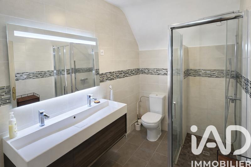 Maison - 187 m² - 7 pièces