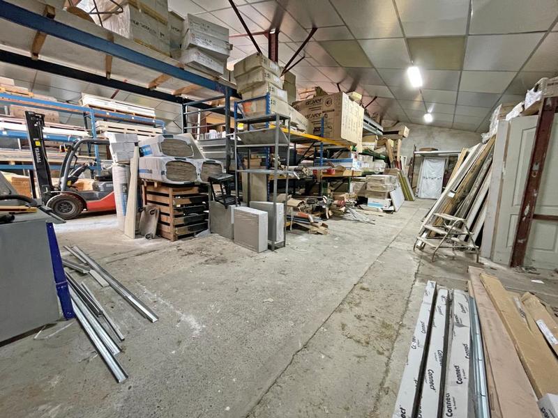 Maison - 490 m² - 4 pièces