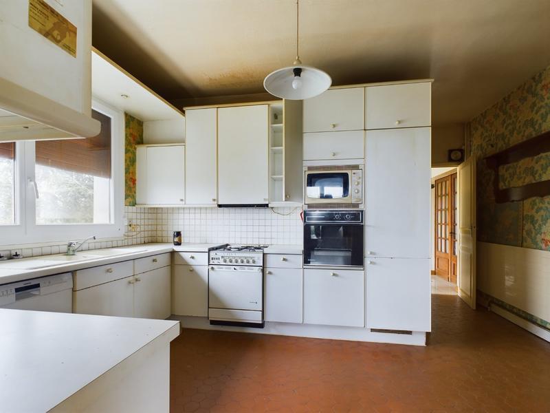 Maison - 245 m² - 9 pièces