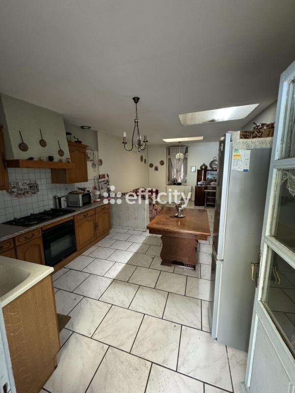 Maison - 159 m² - 7 pièces