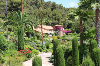 Villa - 360 m² - 9 pièces