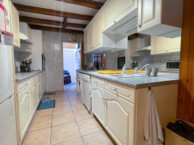 Maison - 220 m² - 6 pièces