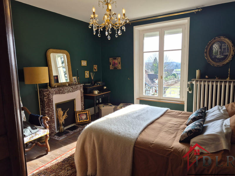 Maison - 204 m² - 7 pièces