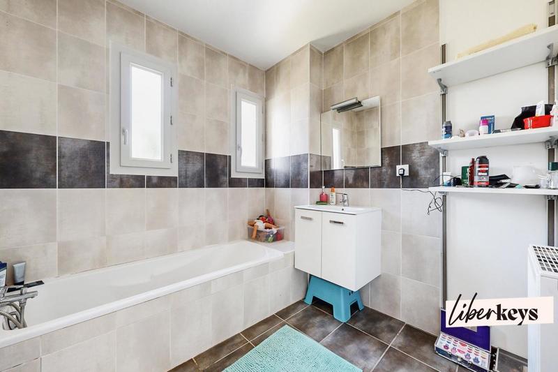 Maison - 110 m² - 5 pièces