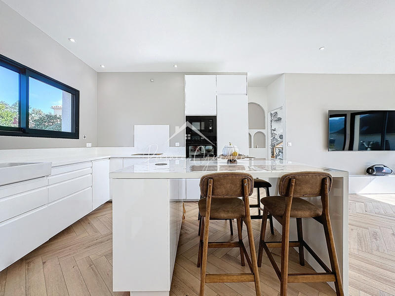 Maison - 99 m² - 4 pièces