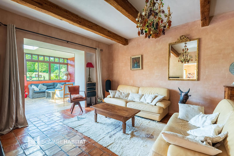 Maison - 254 m² - 8 pièces