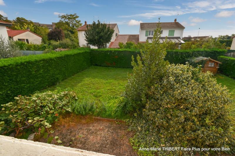 Maison - 202 m² - 6 pièces