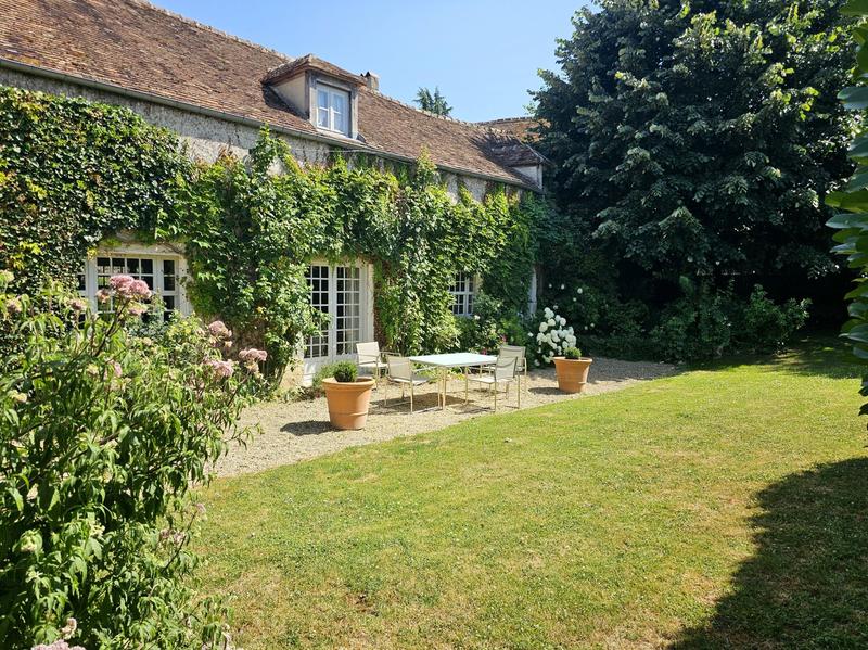 Maison - 453 m² - 7 pièces