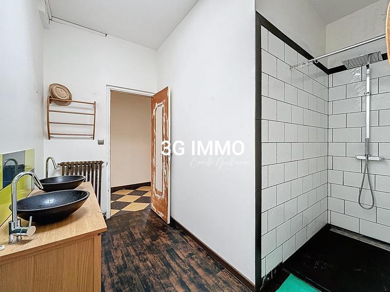 Appartement - 216 m² - 6 pièces