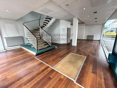 Local commercial - 207 m²