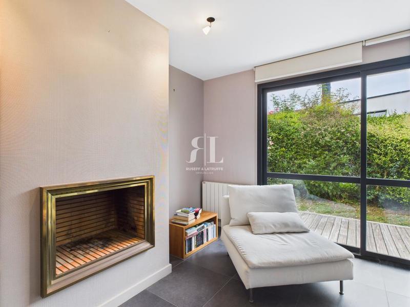 Maison - 251 m² - 8 pièces