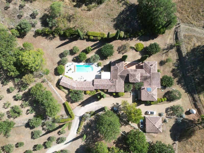 Maison - 314 m² - 10 pièces