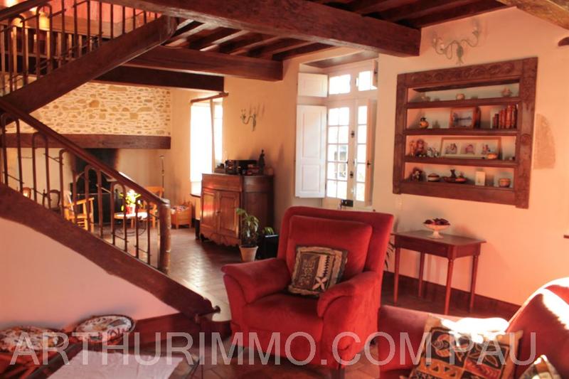 Maison - 244 m² - 6 pièces