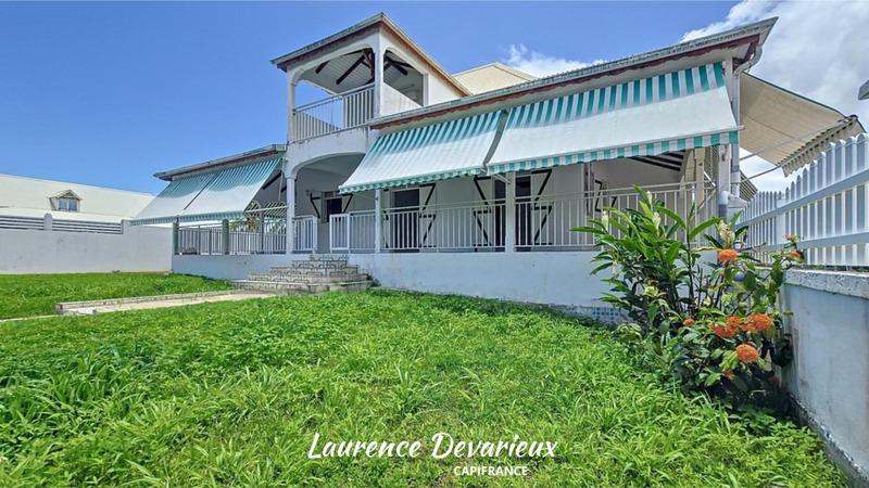 Maison - 204 m² - 5 pièces