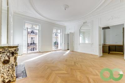 Appartement - 165 m² - 4 pièces