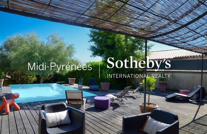 Maison de ville - 375 m² - 9 pièces