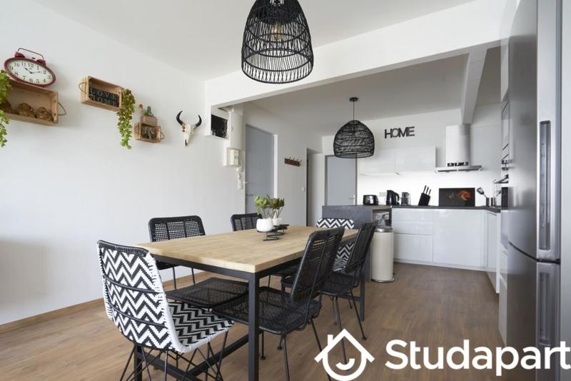 Chambre - 13 m² - 1 pièce