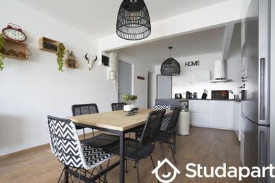 Chambre - 13 m² - 1 pièce