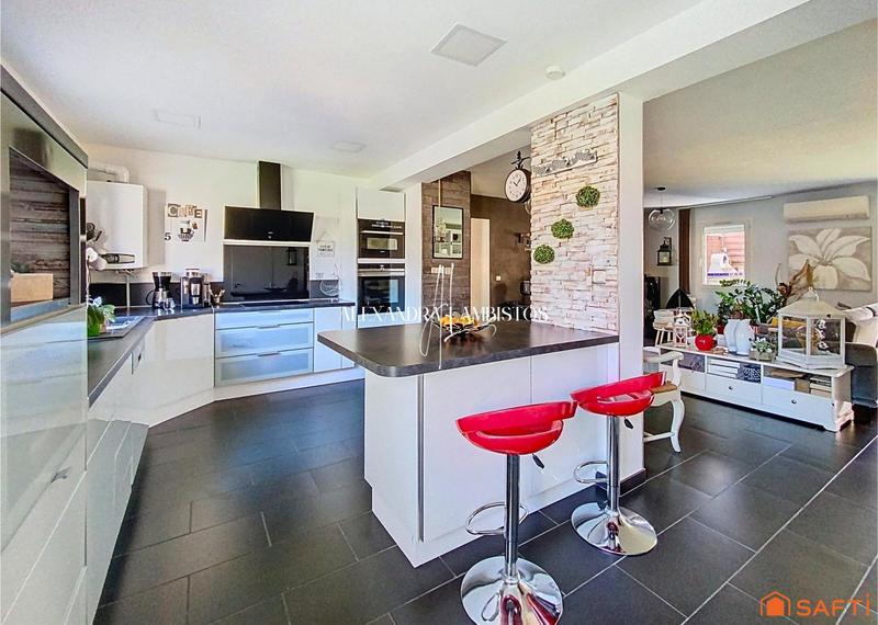 Maison - 102 m² - 4 pièces