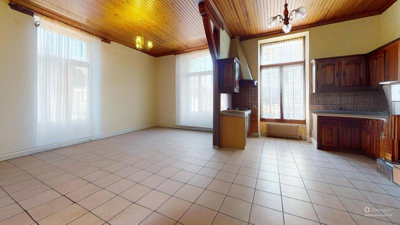 Maison - 260 m² - 8 pièces