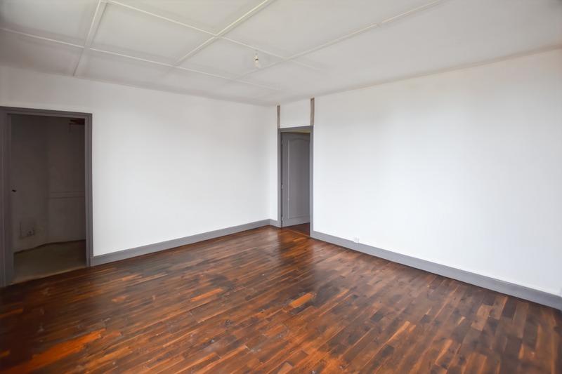 Immeuble - 140 m² - 7 pièces