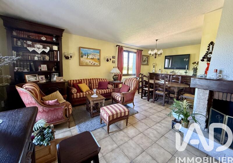 Maison - 92 m² - 5 pièces