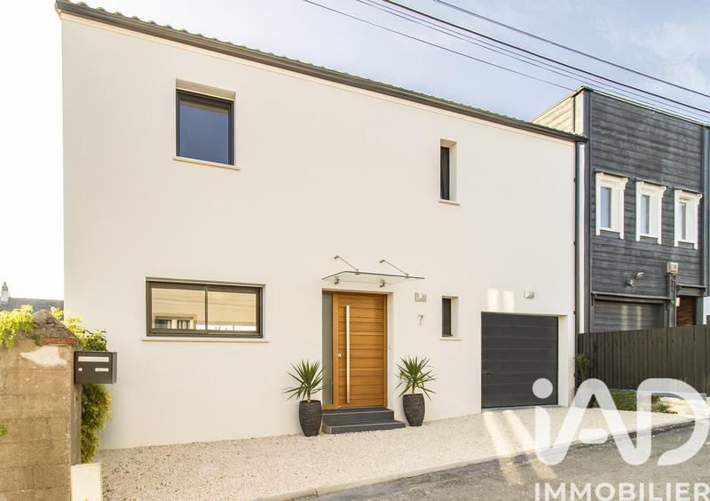 Maison - 99 m² - 5 pièces