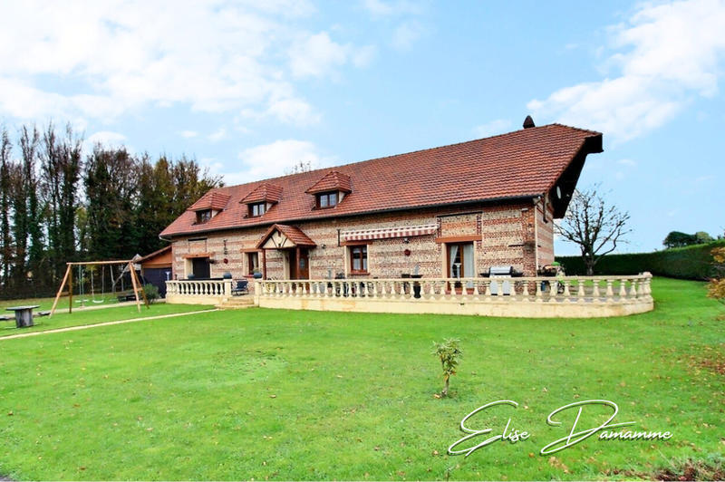 Maison - 216 m² - 6 pièces