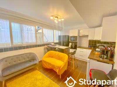 Chambre - 13 m² - 1 pièce