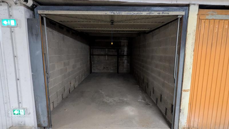 Parking / Garage - 14 m²