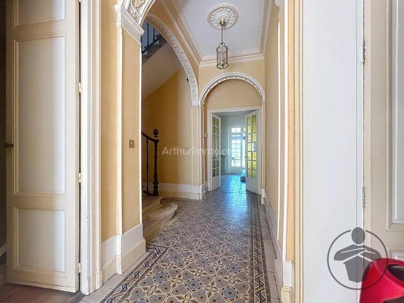 Maison - 211 m² - 6 pièces