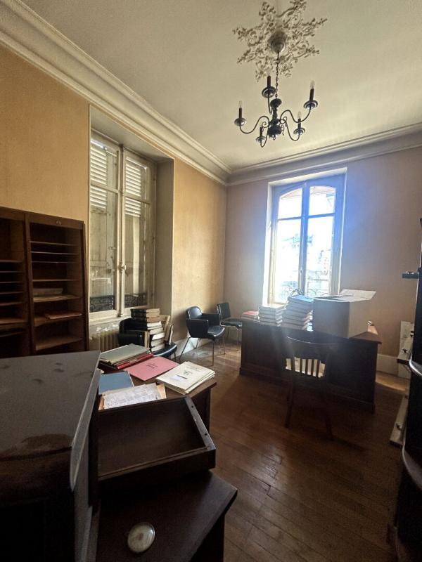 Appartement - 144 m² - 8 pièces