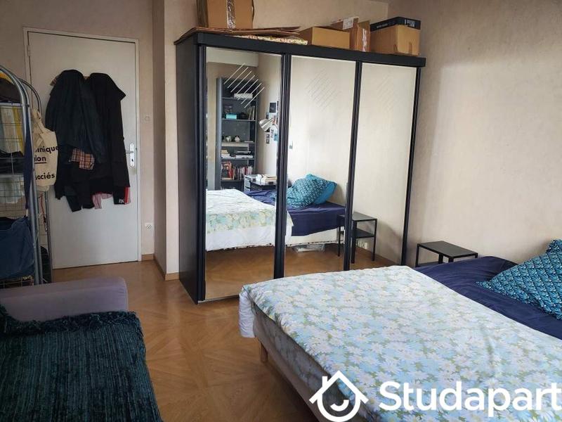 Chambre - 13 m² - 1 pièce