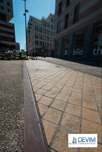 Local commercial - 102 m²