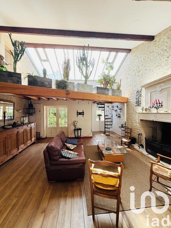 Maison - 318 m² - 7 pièces