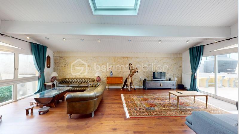 Maison - 340 m² - 10 pièces