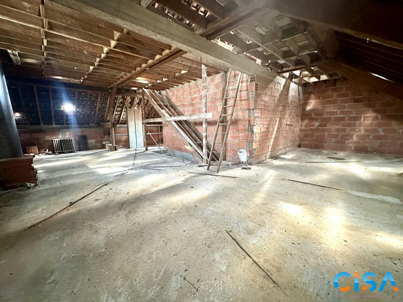 Maison traditionnelle - 95 m² - 6 pièces