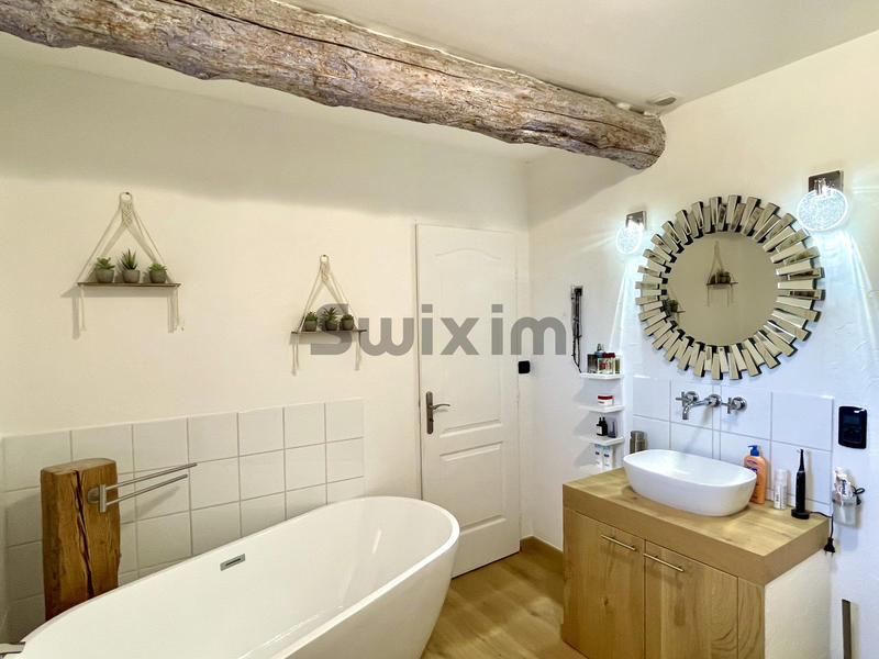 Maison de village - 250 m² - 7 pièces