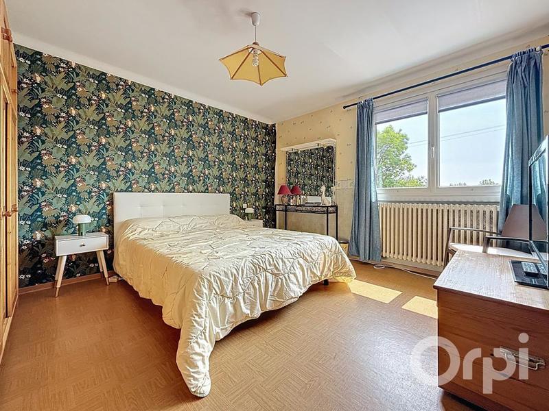 Maison - 180 m² - 7 pièces