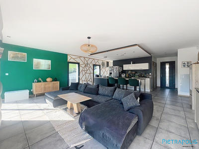 Maison traditionnelle - 105 m² - 4 pièces