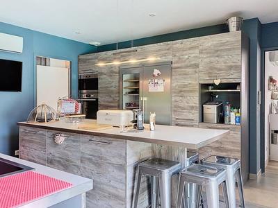 Maison - 215 m² - 7 pièces