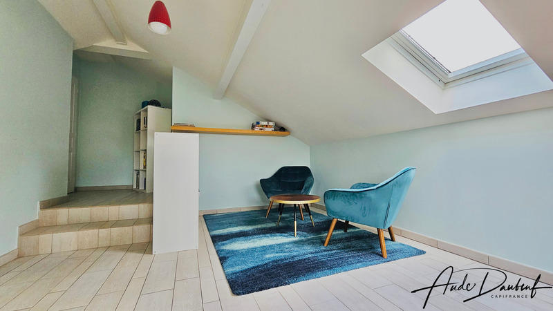 Maison - 215 m² - 6 pièces